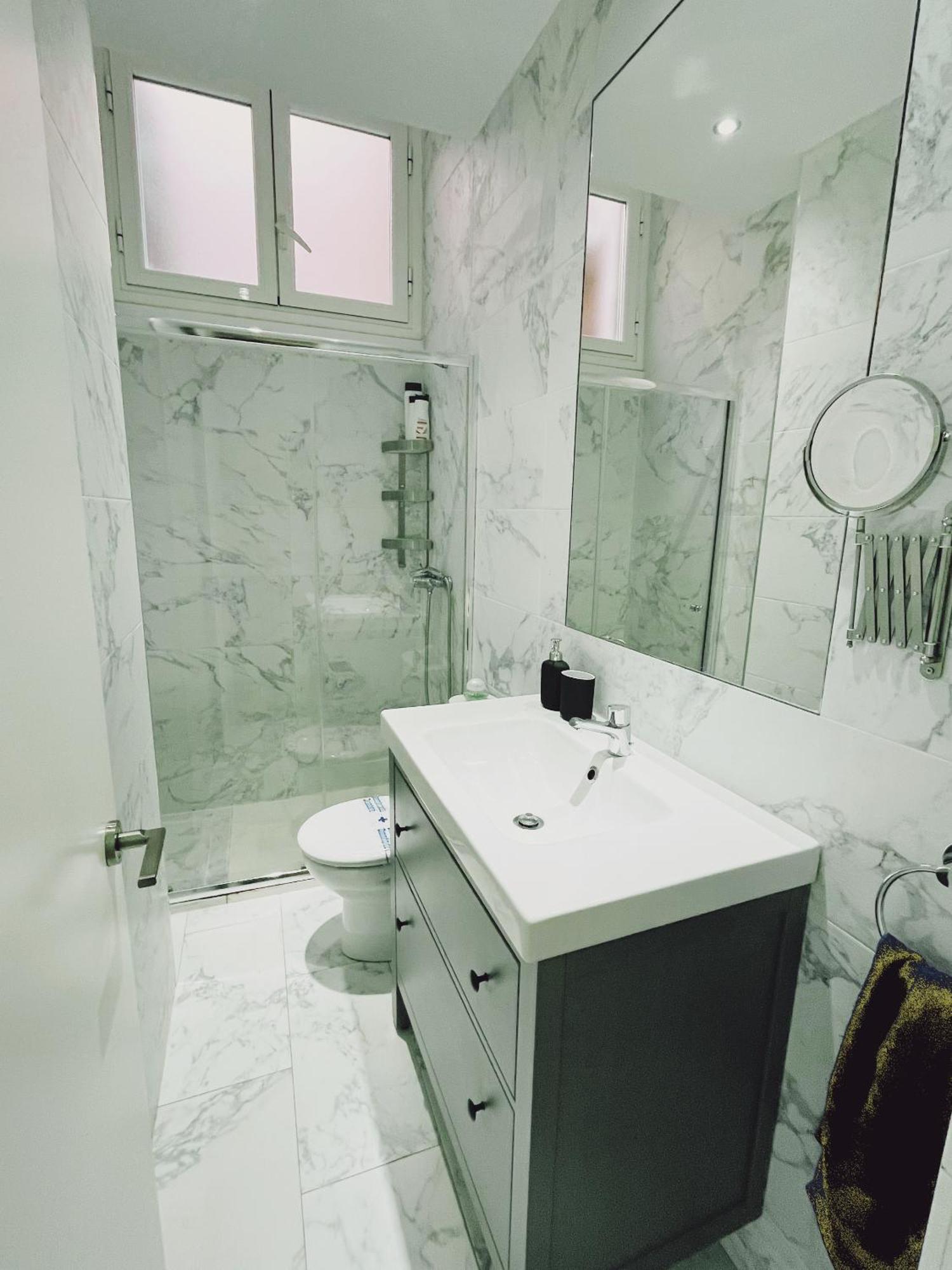 Dplace To Be - Amazing Apartments In Historic Center Madrid Bilik gambar
