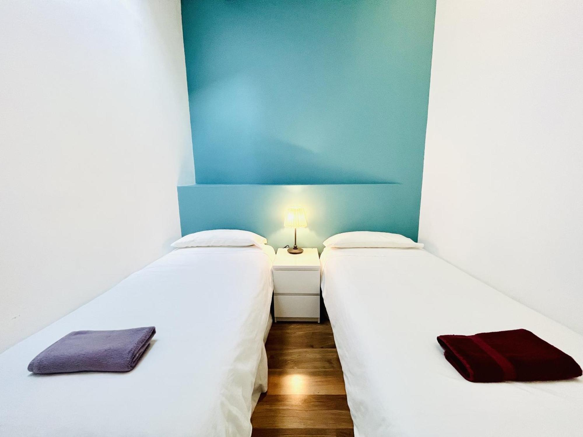 Dplace To Be - Amazing Apartments In Historic Center Madrid Bilik gambar