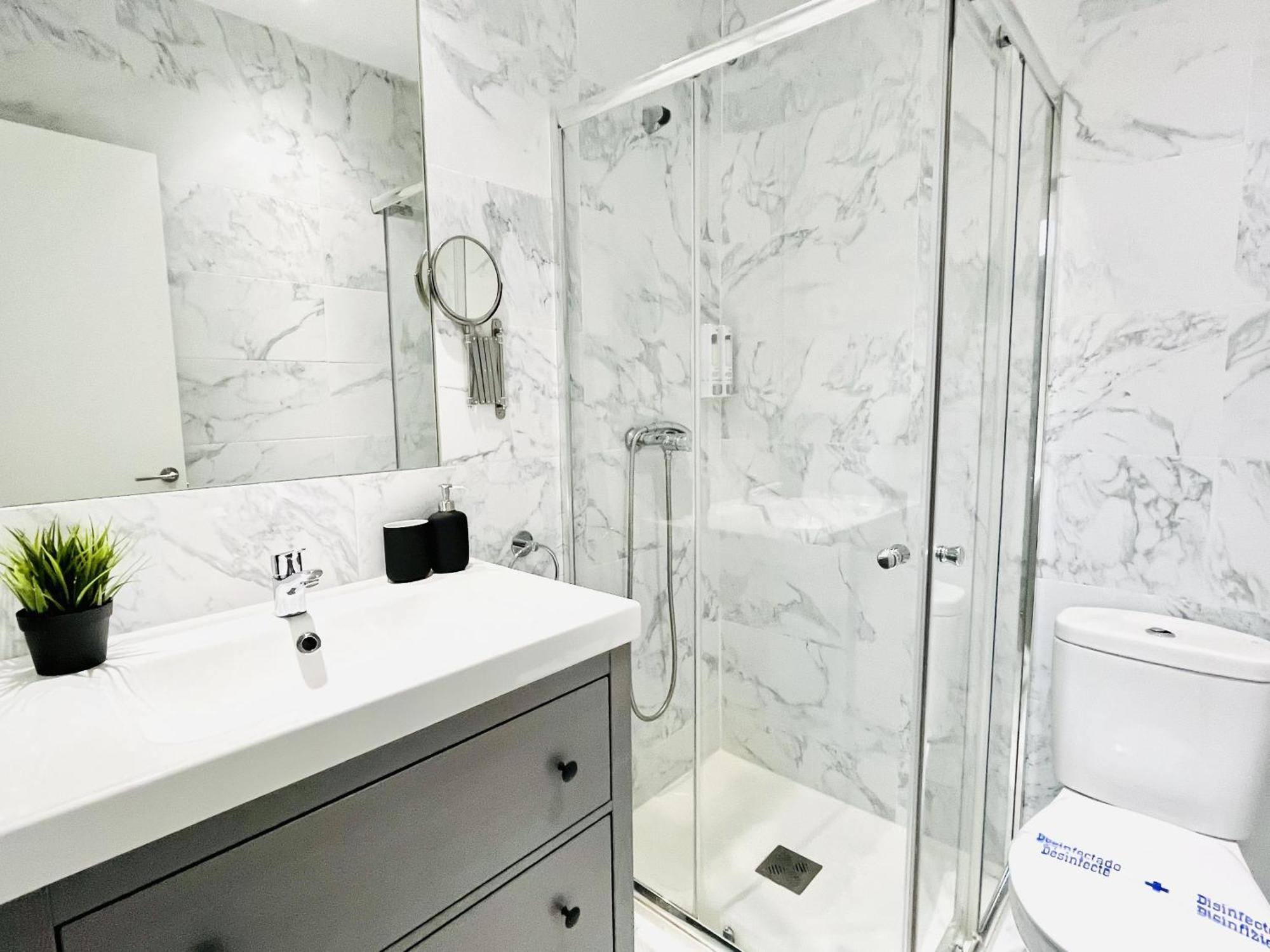 Dplace To Be - Amazing Apartments In Historic Center Madrid Bilik gambar